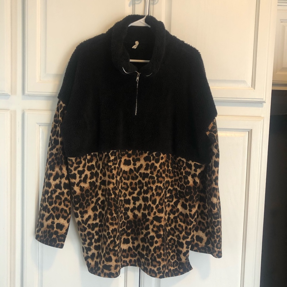 Leopard print Sherpa pullover